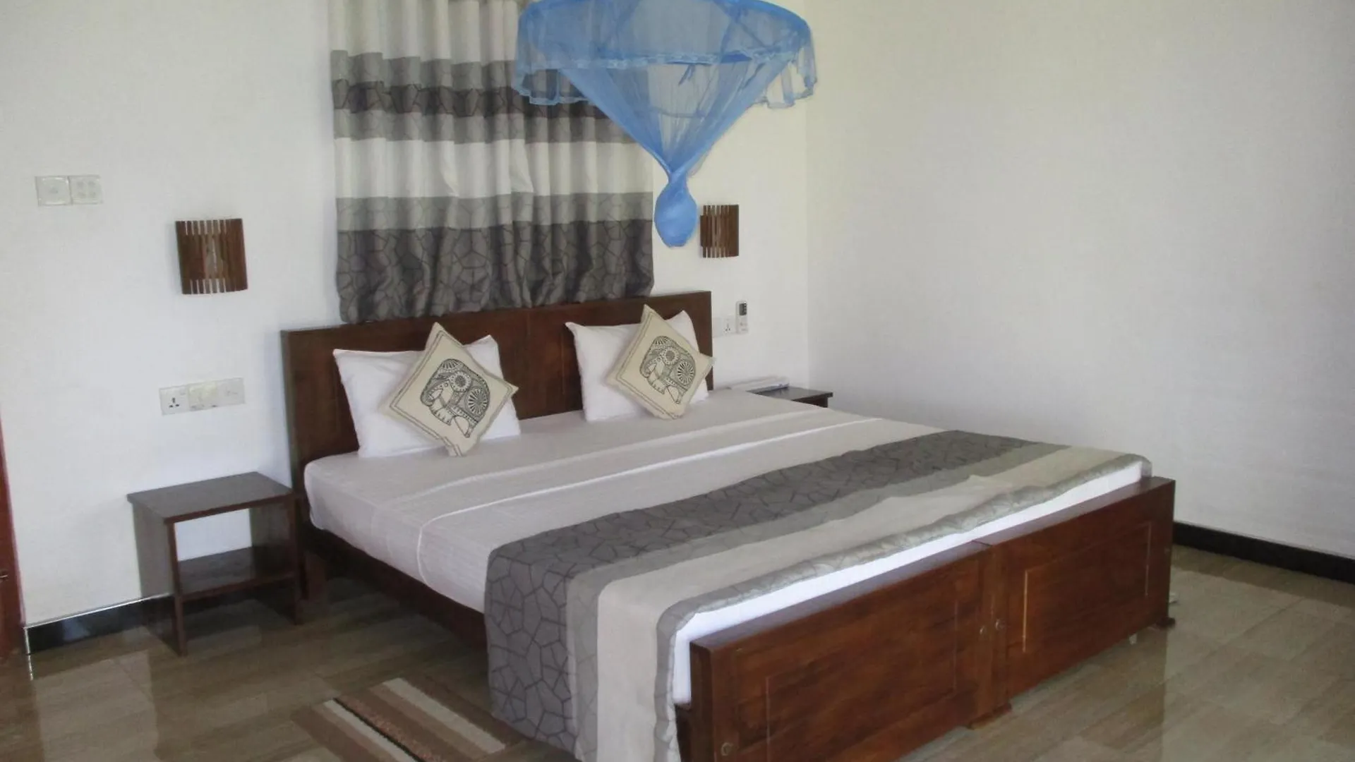 Peacock Lake Villa Habarana Bed & Breakfast