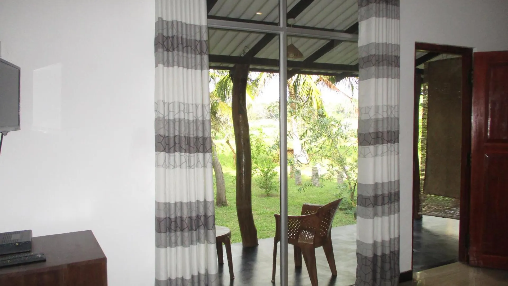 Peacock Lake Villa Habarana Sri Lanka